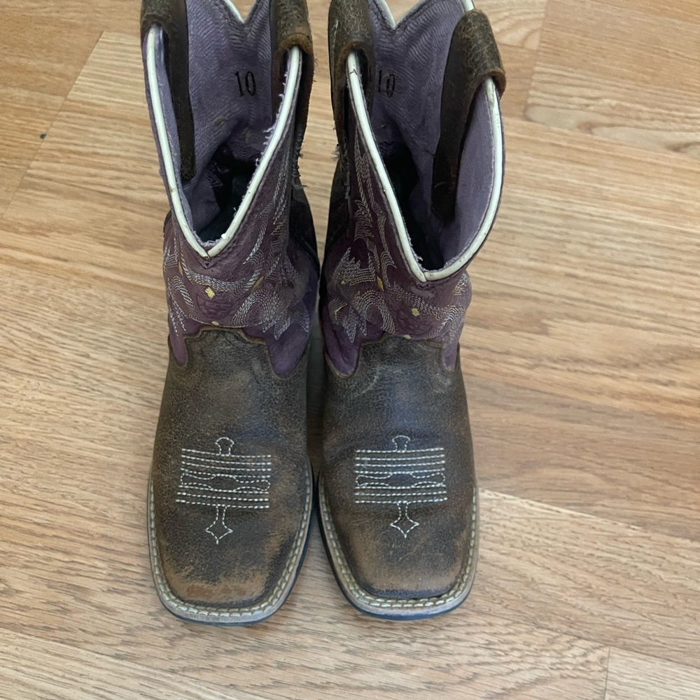 Girl Ariat boots